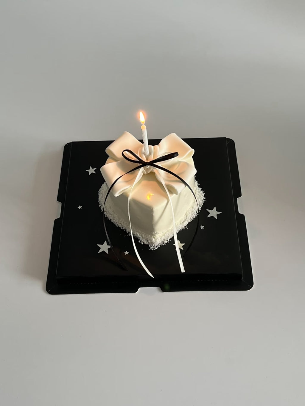White Noir Heart Cake