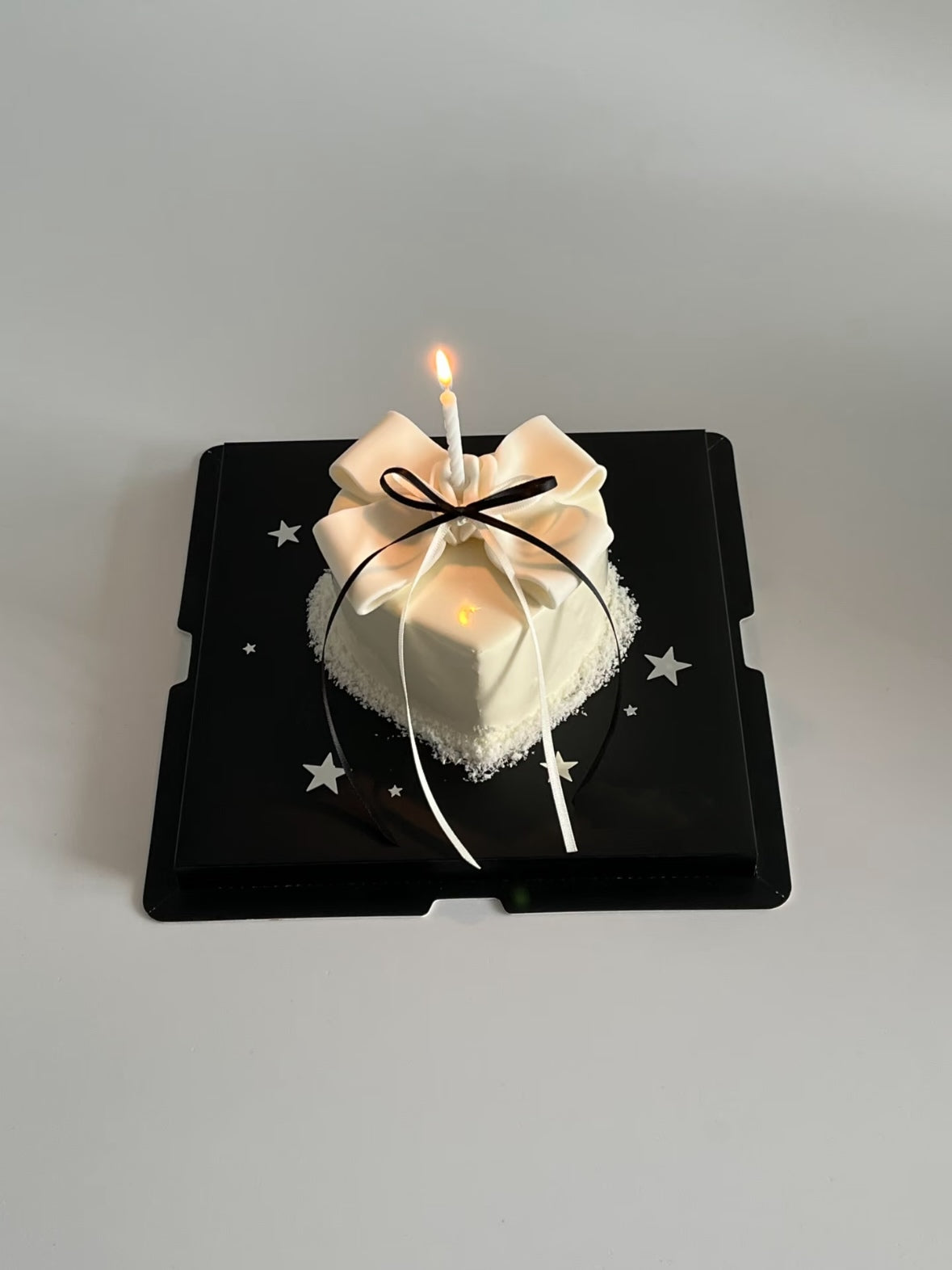 White Noir Heart Cake