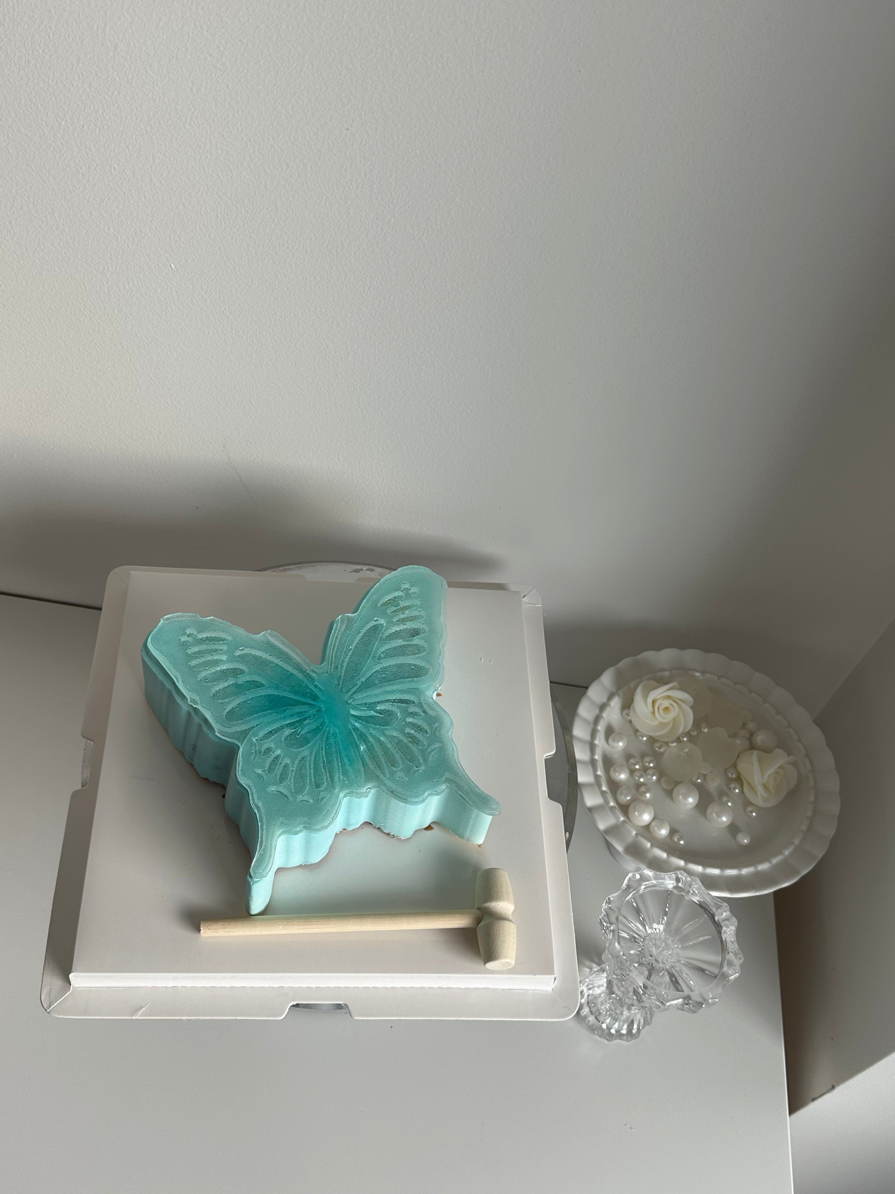 Butterfly Break Cake